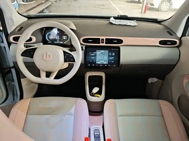 Leapmotor T03 — Фото автомобиля 9