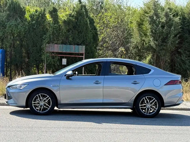 BYD Qin PLUS — Фото автомобиля 3