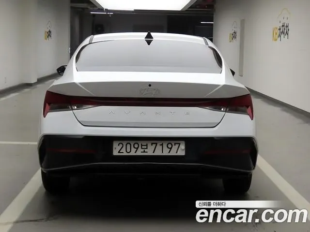 Hyundai Avante — Фото автомобиля 3
