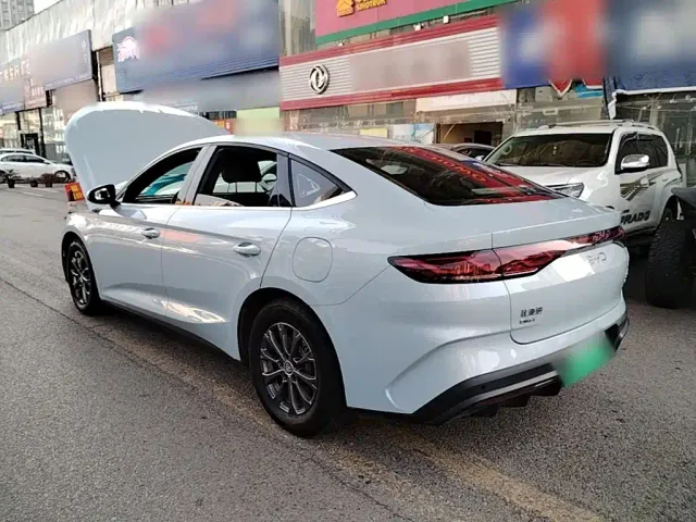 BYD Qin L — Фото автомобиля 4