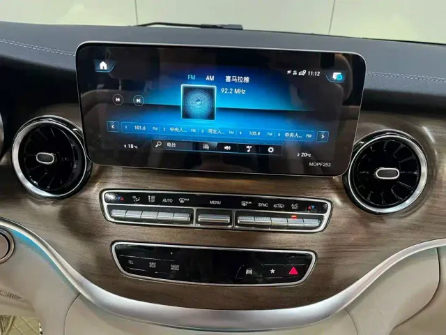 Mercedes-Benz V-Class — Фото автомобиля 11