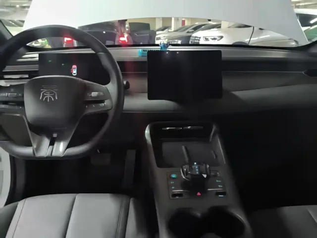 BYD Qin PLUS — Фото автомобиля 5
