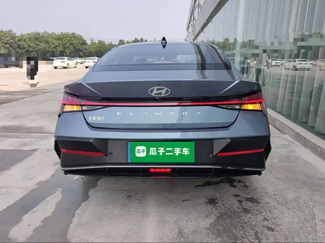 Hyundai Elantra — Фото автомобиля 5