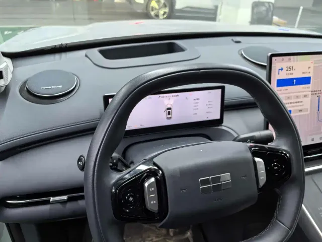 Geely Galaxy Starship 7 EM-i — Фото автомобиля 7