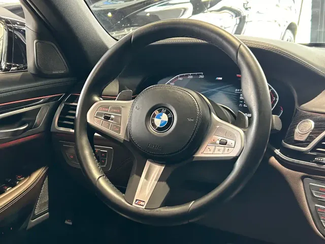 BMW 7 Series — Фото автомобиля 27