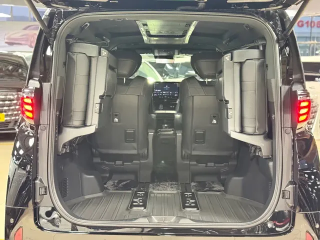 Toyota Alphard — Фото автомобиля 22