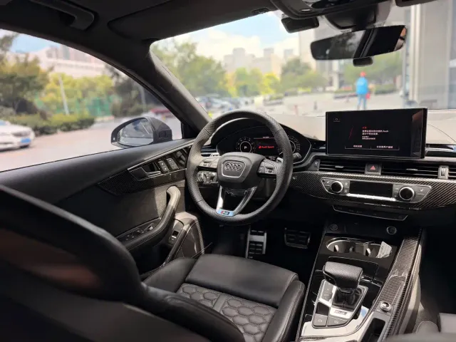Audi RS 4 — Фото автомобиля 15