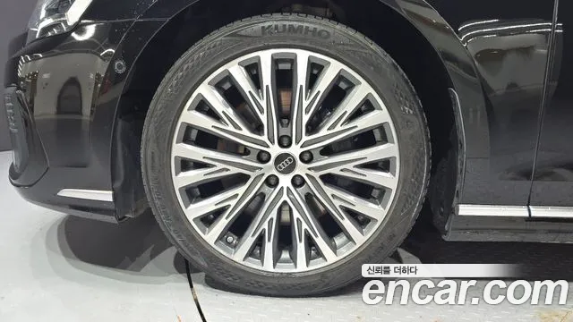Audi A8 55 TFSI quattro Premium LWB — Фото автомобиля 3