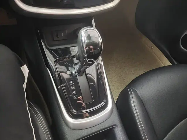 Nissan Tiida — Фото автомобиля 13