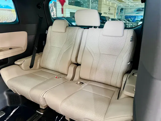 Toyota Alphard — Фото автомобиля 11