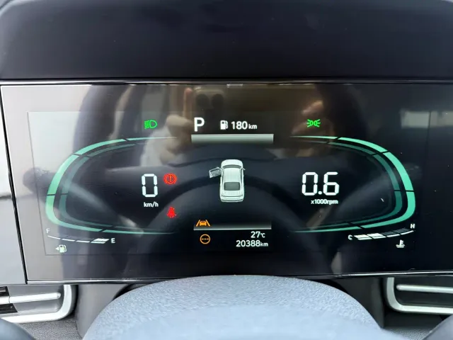Hyundai Elantra — Фото автомобиля 4