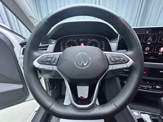 Volkswagen Bora — Фото автомобиля 6