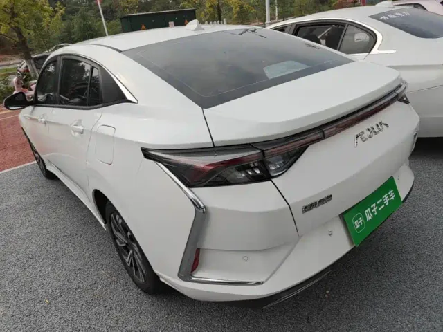 Dongfeng Yixuan — Фото автомобиля 4
