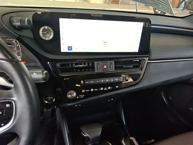 Lexus ES — Фото автомобиля 12