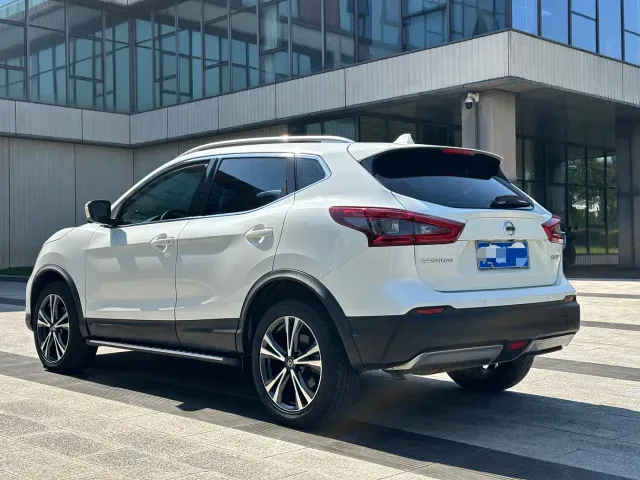 Nissan Qashqai — Фото автомобиля 14