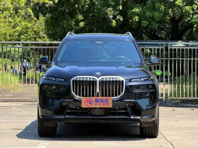 Фотография автомобиля — BMW X7