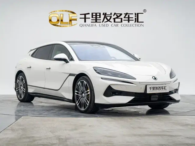 Denza Z9GT — Фото автомобиля 5