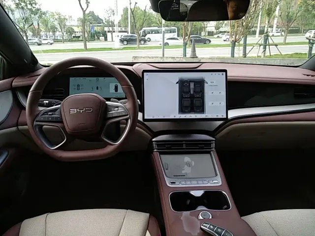 BYD Seal 07 DM-i 2026 DM-i 1.5T 230km Flagship — Фото автомобиля 9
