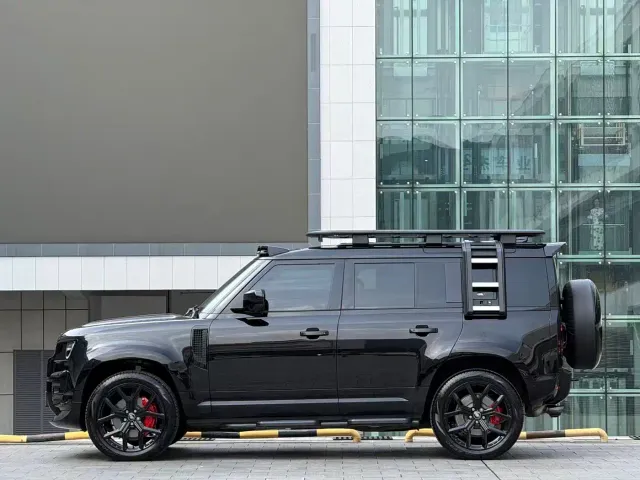 Land Rover Defender — Фото автомобиля 6
