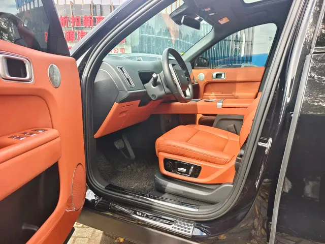 Li Auto L8 — Фото автомобиля 5