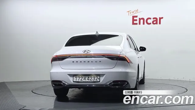 Hyundai Grandeur Новый Grandeur IG 3.0 LPi (Такси) — Фото автомобиля 4