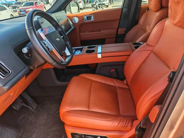 Li Auto L9 — Фото автомобиля 9