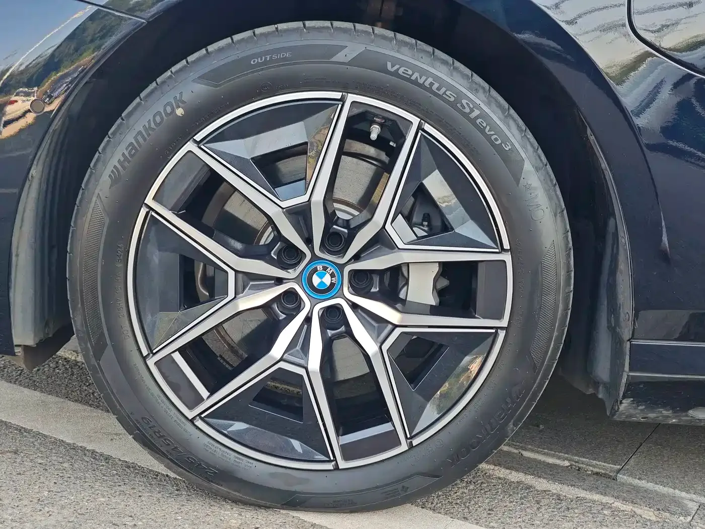 BMW BMW i5 2024 eDrive 35L Premium Model M Sport Package — Фото автомобиля 7