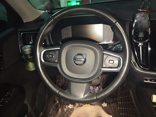 Volvo Volvo S60 2022 B4 Smart Comfort Luxury Edition — Фото автомобиля 11