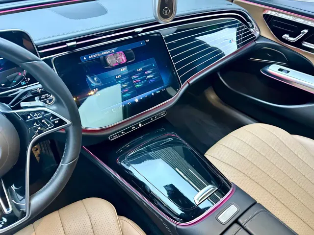 Mercedes-Benz E-Class — Фото автомобиля 19