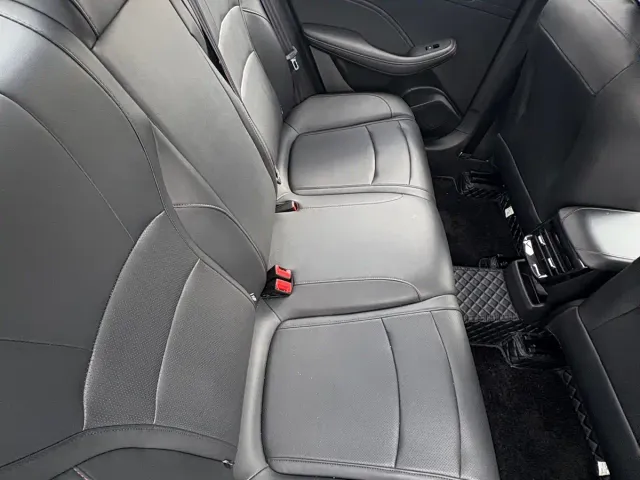 Roewe i5 — Фото автомобиля 10