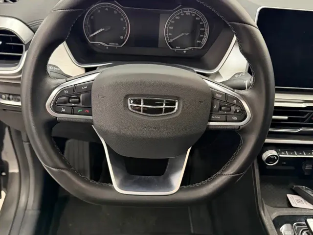Geely Binyue — Фото автомобиля 8