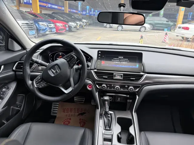 Honda Accord — Фото автомобиля 4