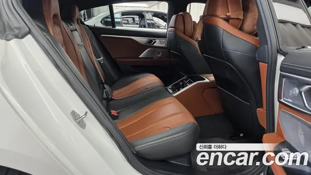 BMW 8 Series G15 — Фото автомобиля 12