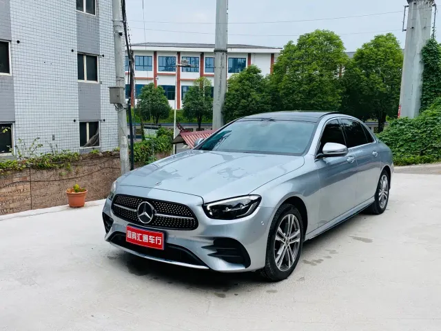 Фотография автомобиля — Mercedes-Benz E-Class