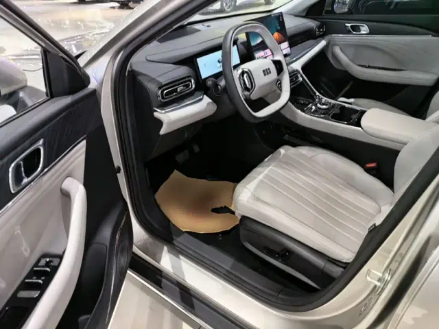 Geely Galaxy Stellar 6 — Фото автомобиля 15