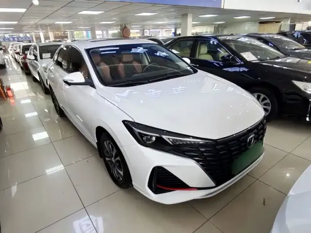 Changan Eado — Фото автомобиля 3