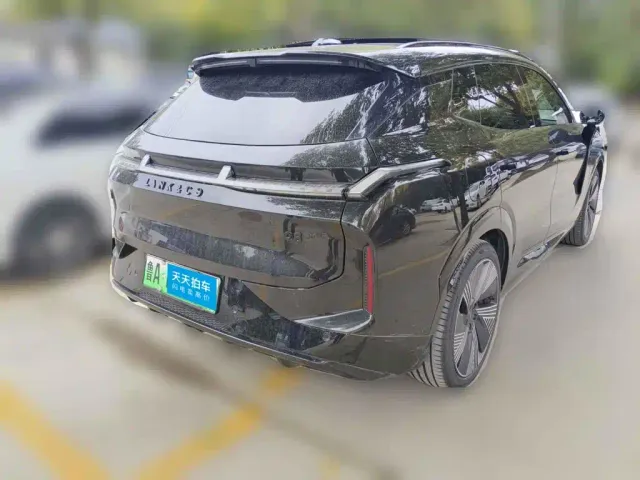 Lynk & Co 08 EM-P — Фото автомобиля 2