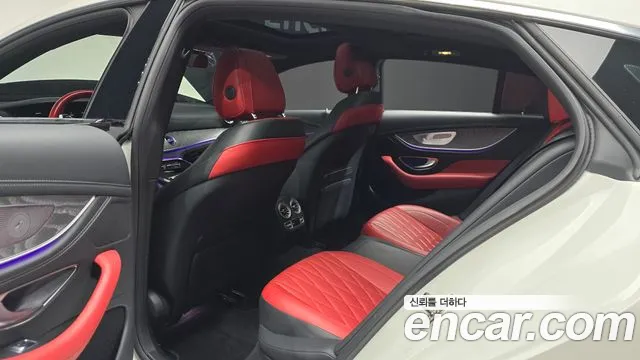Mercedes-Benz AMG GT 4 двери 43 4MATIC+ Dynamic — Фото автомобиля 11