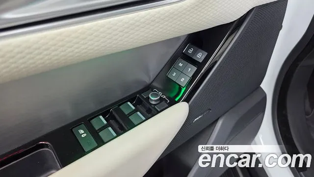 Land Rover Range Rover Velar — Фото автомобиля 28