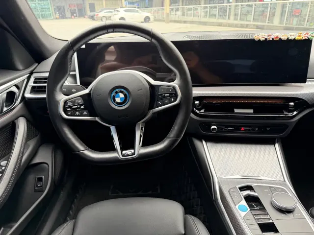 BMW i4 — Фото автомобиля 8