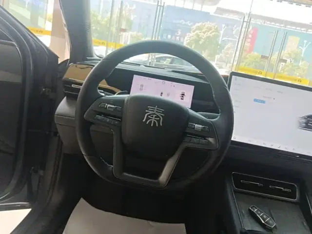 BYD Qin L — Фото автомобиля 10