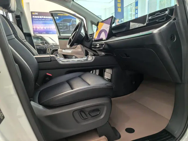 GAC Trumpchi E8 — Фото автомобиля 8