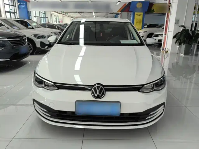 Volkswagen Golf — Фото автомобиля 2