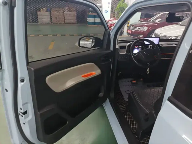 Wuling Hongguang Mini EV — Фото автомобиля 11