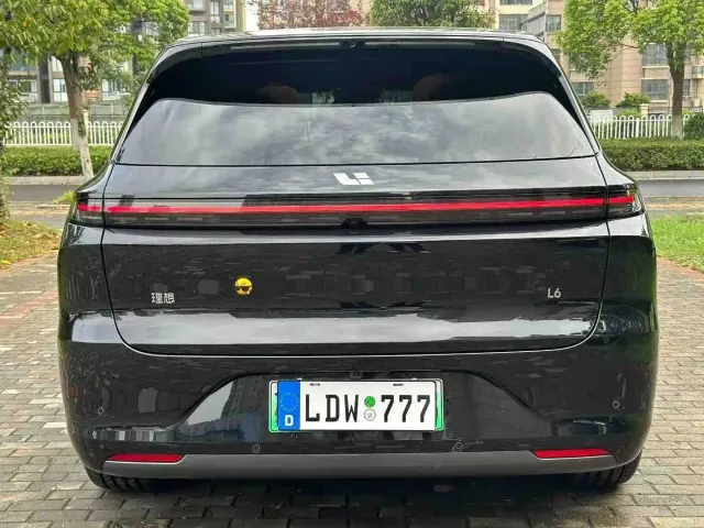 Li Auto L6 — Фото автомобиля 8