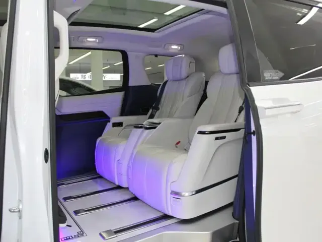 Buick Century 2023 2.0T 7-Seater World Edition — Фото автомобиля 8
