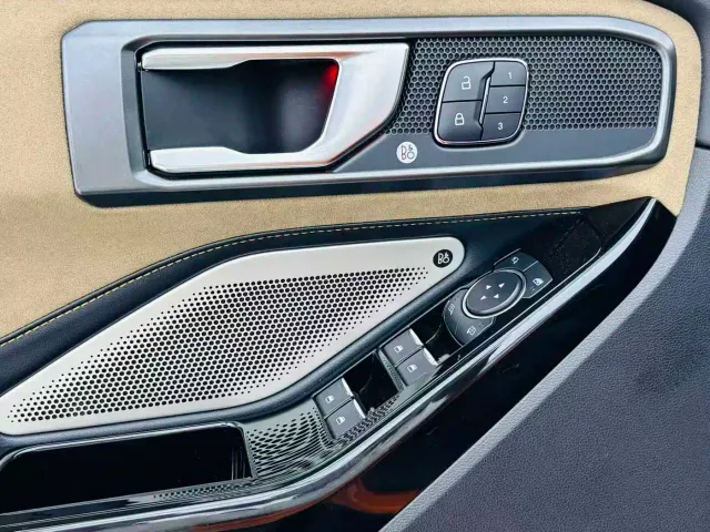 Ford Explorer — Фото автомобиля 13