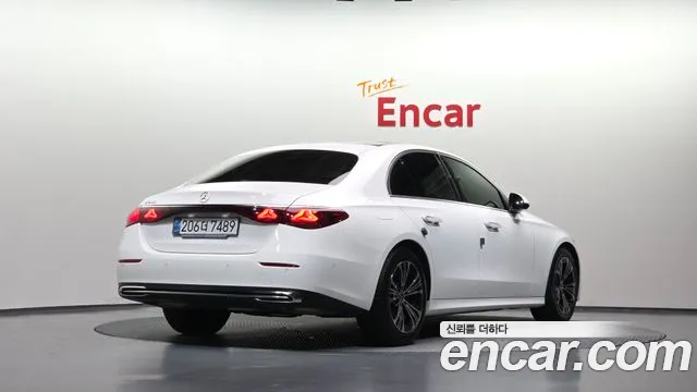 Mercedes-Benz E-Class W214 — Фото автомобиля 2