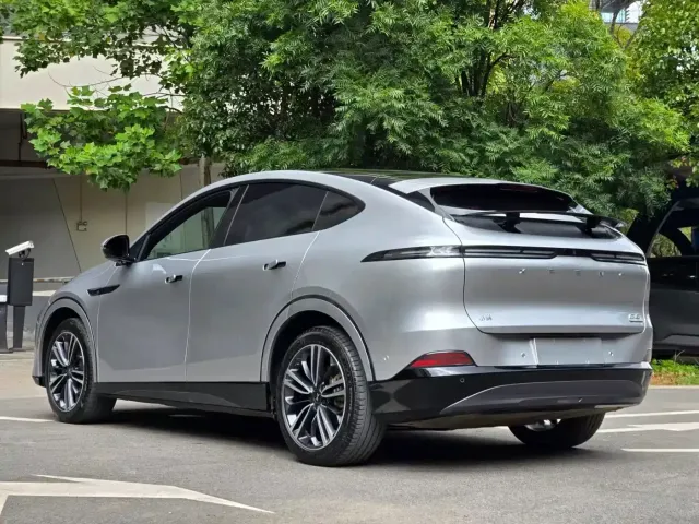Xpeng G6 — Фото автомобиля 6