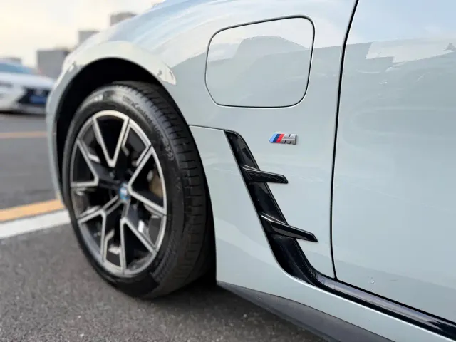 BMW i4 — Фото автомобиля 6